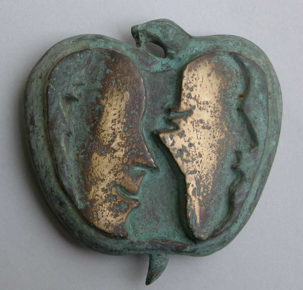 Stefcho Tashev, APPLE, 100 x 100 mm, brass, 2004
Keywords: contemporary